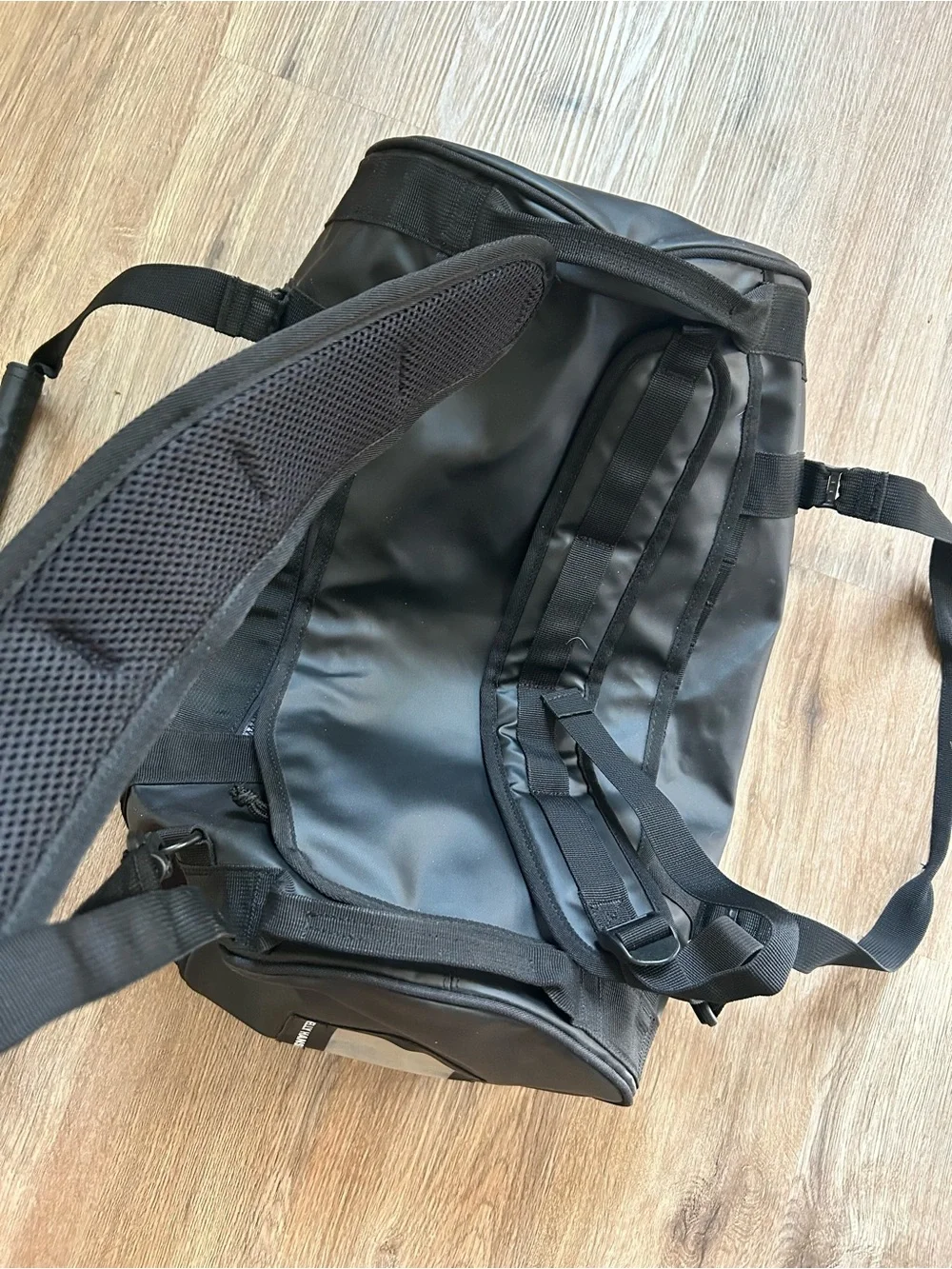 Helly Hansen Duffle Bag 30L, converts to backpack. Waterproof, soft, material